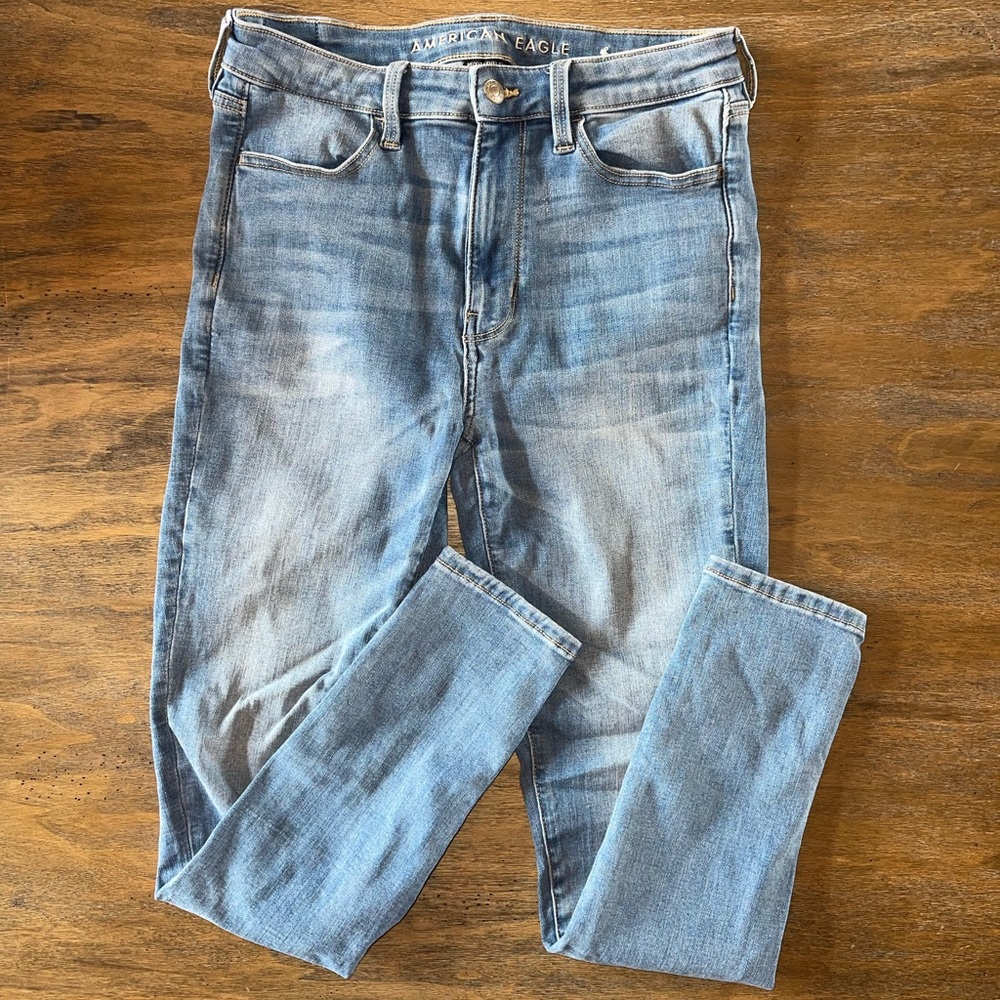COPY - American Eagle Super High Rise Jegging. Size 8.
